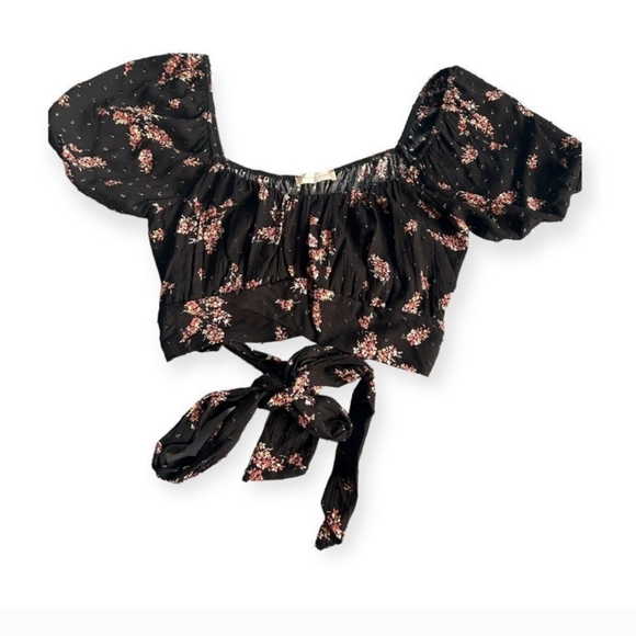 Altar’d State Black Floral Crop Top NWT - Picture 1 of 7